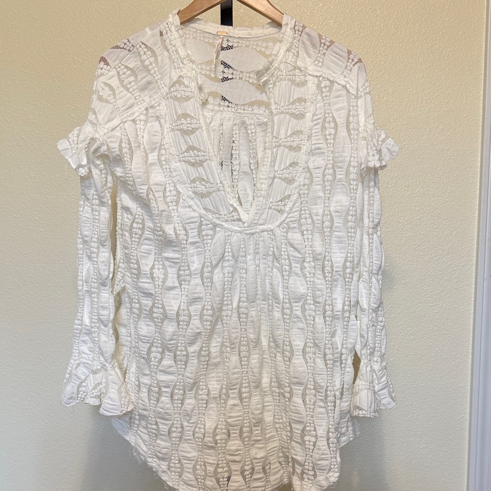 Free people 🌹White Lace Long Sleeve Blouse